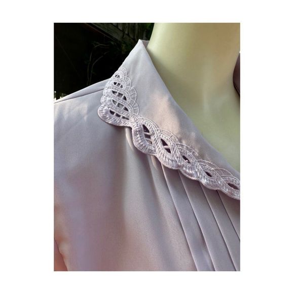 Vtg | 90s Lilac Blouse Tradition Short Sleeve Pleats Lace Collar L/XL - Picture 2 of 7